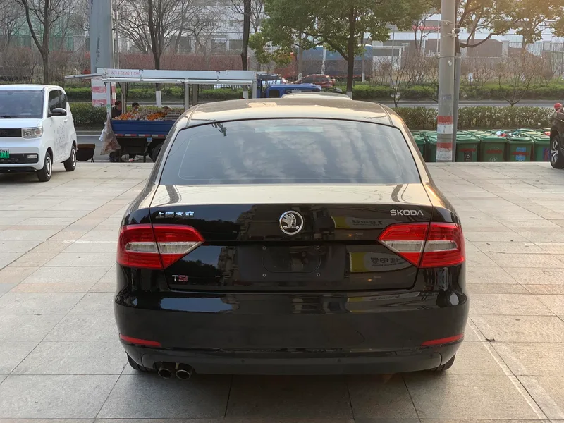 Skoda Superb 2013 1.8TSI Version officielle du nom automatique extérieur photo 7 Skoda Superb 2013 1.8TSI Version officielle du nom automatique extérieur photo 7