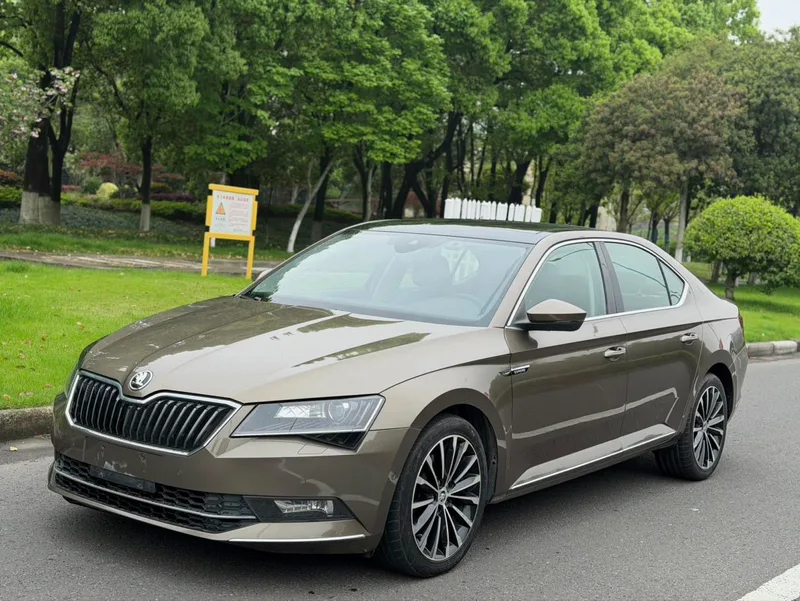 Skoda Superb 2016 TSI280 DSG Zhixing Edition exterior photo 1 Skoda Superb 2016 TSI280 DSG Zhixing Edition exterior photo 1