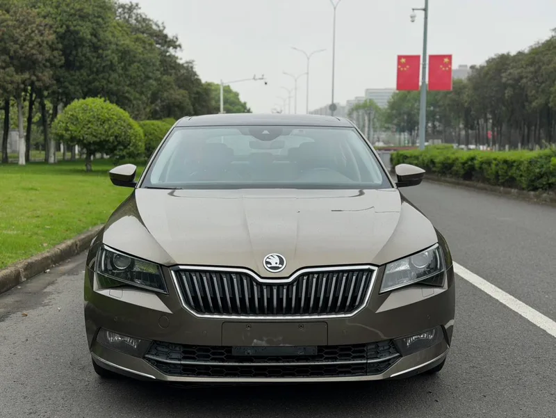 Skoda Superb 2016 TSI280 DSG Zhixing Edition exterior photo 2 Skoda Superb 2016 TSI280 DSG Zhixing Edition exterior photo 2