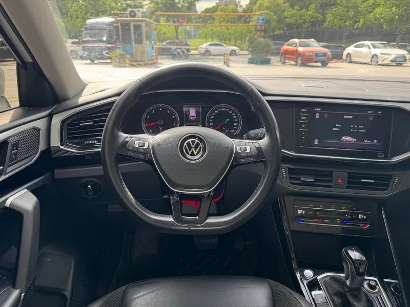 Volkswagen Tayron 2021 330TSI Two-Drive Deluxe Zhilian Edition interior photo 13 Volkswagen Tayron 2021 330TSI Two-Drive Deluxe Zhilian Edition interior photo 13