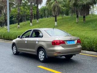 Volkswagen Jetta 2013 1.6L Manual fashion type exterior photo 6 Volkswagen Jetta 2013 1.6L Manual fashion type exterior photo 6
