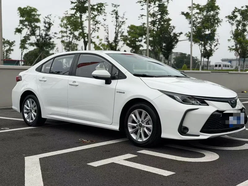 Toyota Corolla 2023 Intelligent electric hybrid double engine 1.8L E-CVT Elite Edition exterior photo 3 Toyota Corolla 2023 Intelligent electric hybrid double engine 1.8L E-CVT Elite Edition exterior photo 3