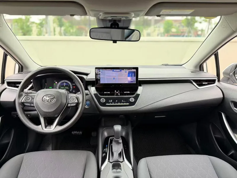 Toyota Corolla 2023 Intelligent electric hybrid double engine 1.8L E-CVT Elite Edition interior photo 6 Toyota Corolla 2023 Intelligent electric hybrid double engine 1.8L E-CVT Elite Edition interior photo 6