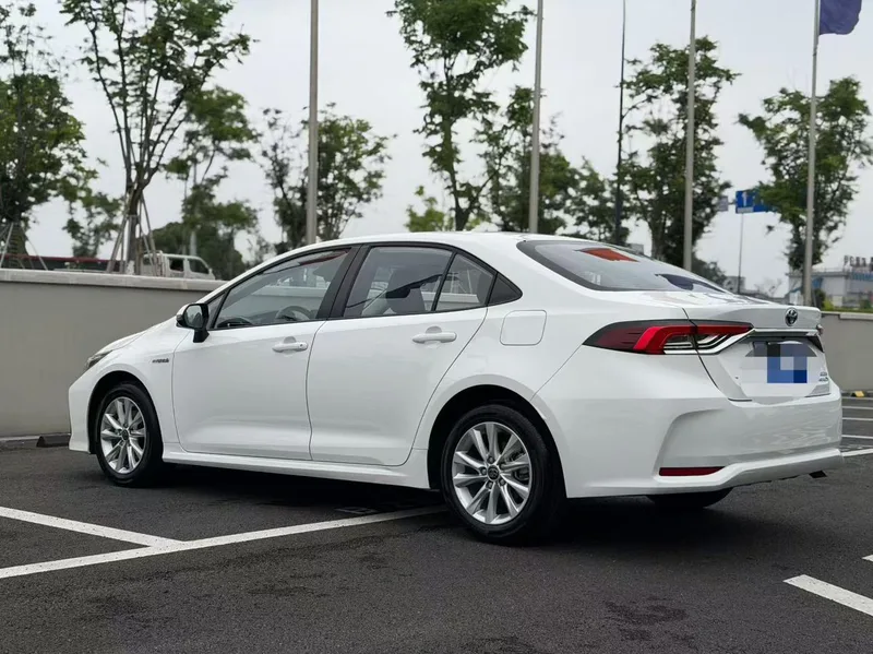 Toyota Corolla 2023 Intelligent electric hybrid double engine 1.8L E-CVT Elite Edition interior photo 7 Toyota Corolla 2023 Intelligent electric hybrid double engine 1.8L E-CVT Elite Edition interior photo 7