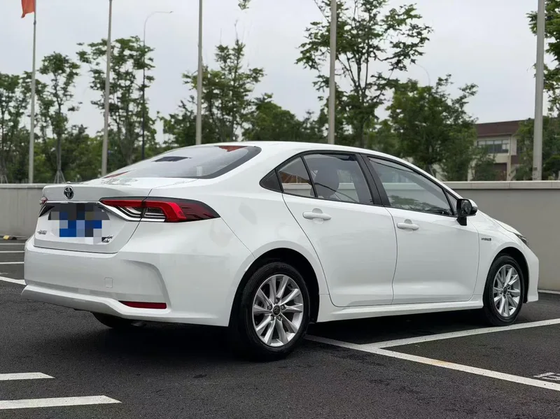 Toyota Corolla 2023 Intelligent electric hybrid double engine 1.8L E-CVT Elite Edition interior photo 9 Toyota Corolla 2023 Intelligent electric hybrid double engine 1.8L E-CVT Elite Edition interior photo 9
