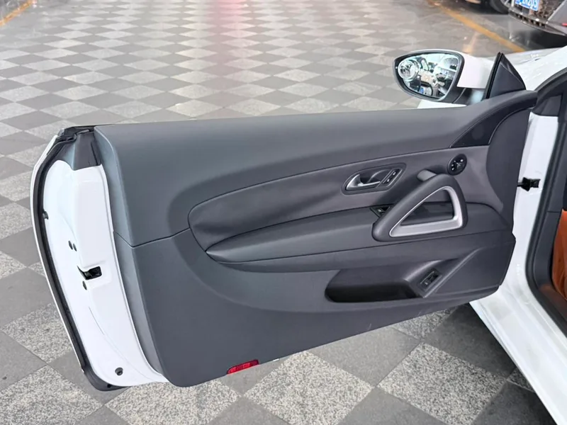Volkswagen Scirocco 2011 1.4TSI Comfort Edition interior photo 9 Volkswagen Scirocco 2011 1.4TSI Comfort Edition interior photo 9
