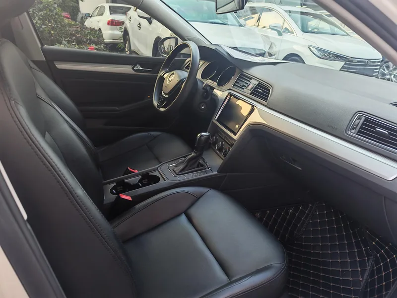 Volkswagen Lamando 2018 230TSI DSG Fashion Edition interior photo 18 Volkswagen Lamando 2018 230TSI DSG Fashion Edition interior photo 18