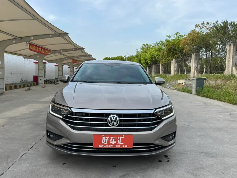 Volkswagen Sagitar 2020 280TSI DSG Comfortable Country VI exterior photo 2 Volkswagen Sagitar 2020 280TSI DSG Comfortable Country VI exterior photo 2