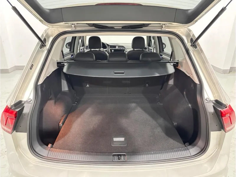 Volkswagen Tiguan L 2018 Mise à jour 330TSI Version confort automatique à deux roues motrices extérieur photo 6 Volkswagen Tiguan L 2018 Mise à jour 330TSI Version confort automatique à deux roues motrices extérieur photo 6