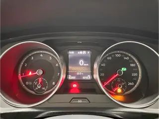 Volkswagen Tiguan L 2018 Mise à jour 330TSI Version confort automatique à deux roues motrices intérieur photo 10 Volkswagen Tiguan L 2018 Mise à jour 330TSI Version confort automatique à deux roues motrices intérieur photo 10
