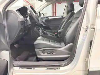 Volkswagen Tiguan L 2018 Mise à jour 330TSI Version confort automatique à deux roues motrices intérieur photo 12 Volkswagen Tiguan L 2018 Mise à jour 330TSI Version confort automatique à deux roues motrices intérieur photo 12