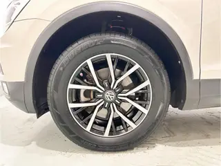 Volkswagen Tiguan L 2018 Mise à jour 330TSI Version confort automatique à deux roues motrices intérieur photo 14 Volkswagen Tiguan L 2018 Mise à jour 330TSI Version confort automatique à deux roues motrices intérieur photo 14
