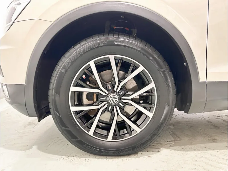 Volkswagen Tiguan L 2018 Mise à jour 330TSI Version confort automatique à deux roues motrices intérieur photo 14 Volkswagen Tiguan L 2018 Mise à jour 330TSI Version confort automatique à deux roues motrices intérieur photo 14