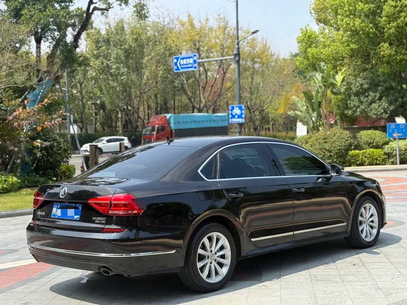 Volkswagen Passat 2017 330TSI DSG Honor Edition interior photo 13 Volkswagen Passat 2017 330TSI DSG Honor Edition interior photo 13