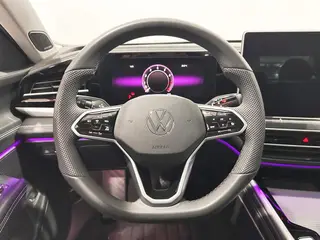 Volkswagen Passat 2025 Pro 380TSI Long Zun Edition interior photo 12 Volkswagen Passat 2025 Pro 380TSI Long Zun Edition interior photo 12