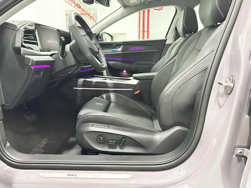 Volkswagen Passat 2025 Pro 380TSI Long Zun Edition interior photo 15 Volkswagen Passat 2025 Pro 380TSI Long Zun Edition interior photo 15