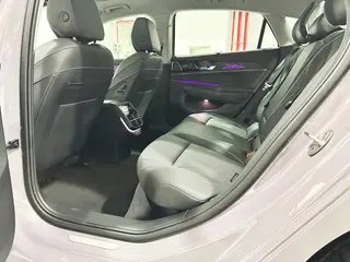 Volkswagen Passat 2025 Pro 380TSI Long Zun Edition interior photo 16 Volkswagen Passat 2025 Pro 380TSI Long Zun Edition interior photo 16