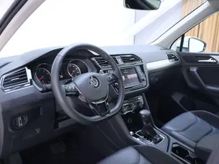 Volkswagen Tiguan L 2018 380TSI Édition de luxe à quatre roues motrices automatique intérieur photo 12 Volkswagen Tiguan L 2018 380TSI Édition de luxe à quatre roues motrices automatique intérieur photo 12
