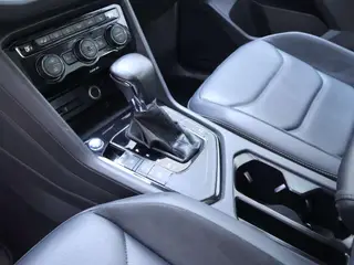 Volkswagen Tiguan L 2018 380TSI Édition de luxe à quatre roues motrices automatique intérieur photo 13 Volkswagen Tiguan L 2018 380TSI Édition de luxe à quatre roues motrices automatique intérieur photo 13