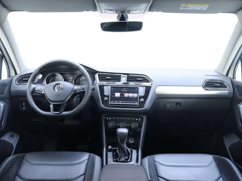 Volkswagen Tiguan L 2018 380TSI Édition de luxe à quatre roues motrices automatique intérieur photo 14 Volkswagen Tiguan L 2018 380TSI Édition de luxe à quatre roues motrices automatique intérieur photo 14