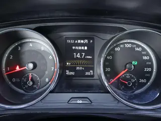 Volkswagen Tiguan L 2018 380TSI Édition de luxe à quatre roues motrices automatique intérieur photo 16 Volkswagen Tiguan L 2018 380TSI Édition de luxe à quatre roues motrices automatique intérieur photo 16