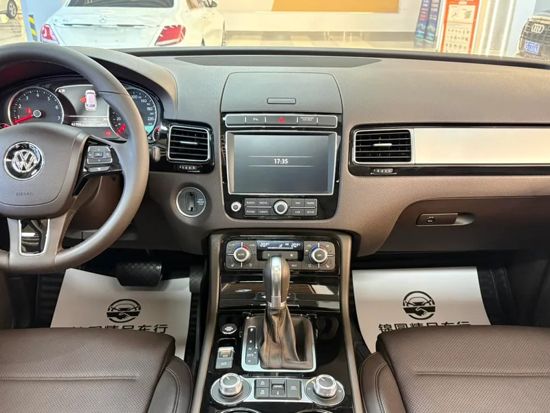 Volkswagen Touareg 2017 3.0TSI Boundary Extension Edition interior photo 15 Volkswagen Touareg 2017 3.0TSI Boundary Extension Edition interior photo 15