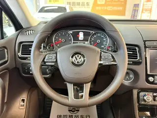 Volkswagen Touareg 2017 3.0TSI Boundary Extension Edition interior photo 17 Volkswagen Touareg 2017 3.0TSI Boundary Extension Edition interior photo 17