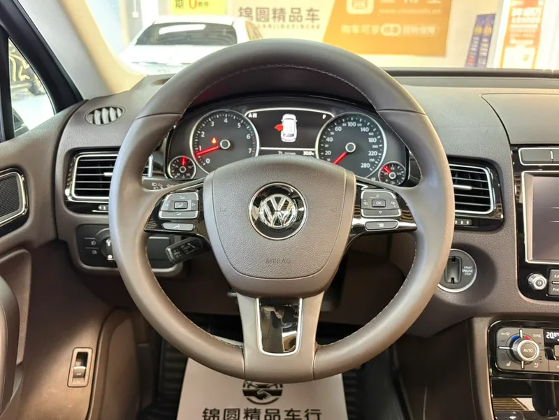 Volkswagen Touareg 2017 3.0TSI Boundary Extension Edition interior photo 17 Volkswagen Touareg 2017 3.0TSI Boundary Extension Edition interior photo 17