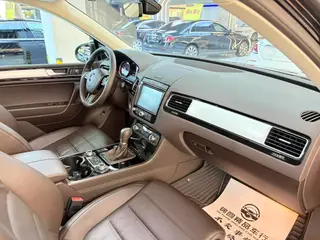 Volkswagen Touareg 2017 3.0TSI Boundary Extension Edition interior photo 19 Volkswagen Touareg 2017 3.0TSI Boundary Extension Edition interior photo 19