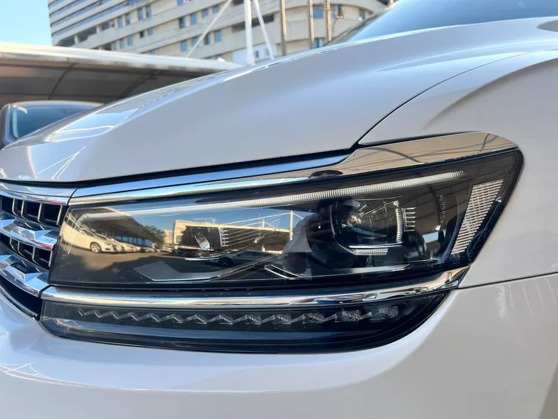 Volkswagen Tiguan L 2017 330TSI Automatic Two-Drive Ultimate interior photo 12 Volkswagen Tiguan L 2017 330TSI Automatic Two-Drive Ultimate interior photo 12