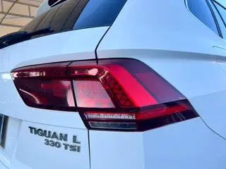 Volkswagen Tiguan L 2017 330TSI Automatic Two-Drive Ultimate interior photo 13 Volkswagen Tiguan L 2017 330TSI Automatic Two-Drive Ultimate interior photo 13