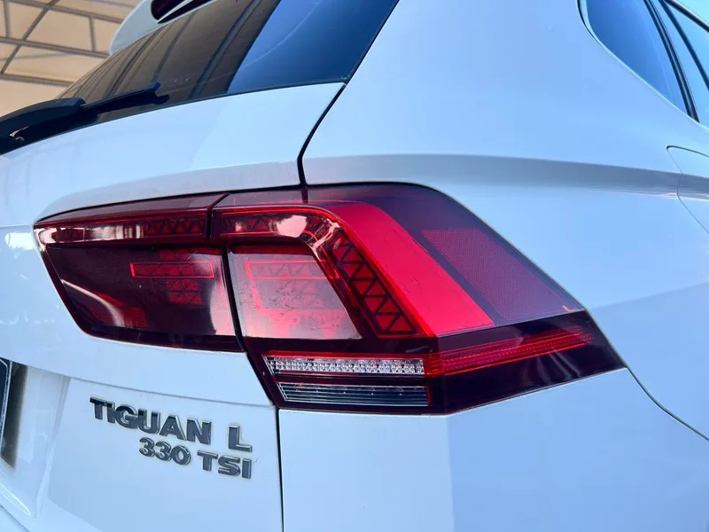 Volkswagen Tiguan L 2017 330TSI Automatic Two-Drive Ultimate interior photo 13 Volkswagen Tiguan L 2017 330TSI Automatic Two-Drive Ultimate interior photo 13