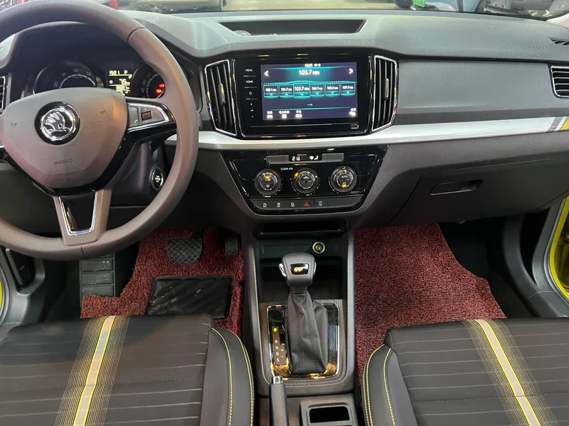 Skoda Komick GT 2020 1.5L Version phare automatique intérieur photo 14