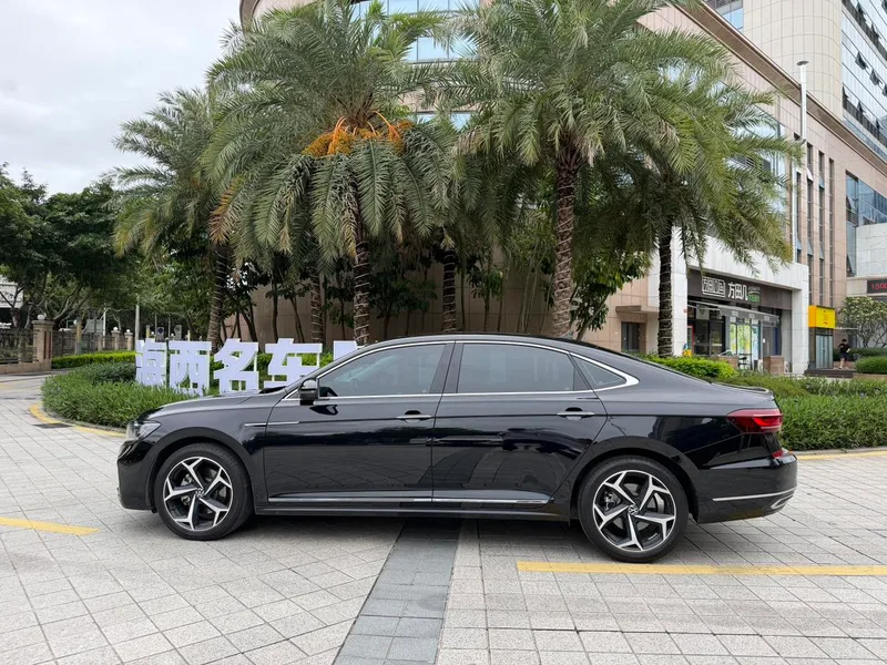 Volkswagen Passat 2023 Restyling 330TSI Star Deluxe Edition interior photo 17 Volkswagen Passat 2023 Restyling 330TSI Star Deluxe Edition interior photo 17