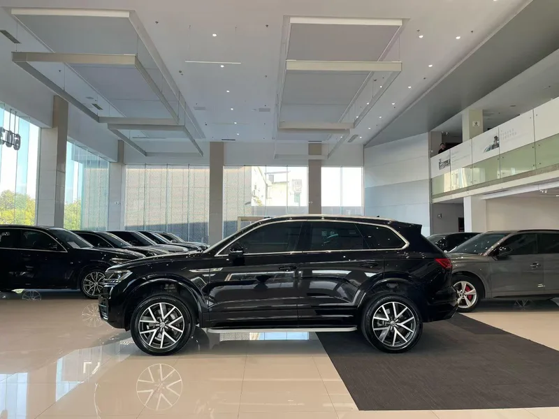 Volkswagen Touareg 2020 3.0TSI Edición Sharp Enjoy exterior foto 3 Volkswagen Touareg 2020 3.0TSI Edición Sharp Enjoy exterior foto 3