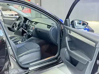 Skoda Octavia 2018 TSI280 DSG Luxury Edition interior photo 13 Skoda Octavia 2018 TSI280 DSG Luxury Edition interior photo 13