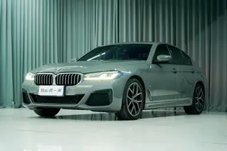 BMW 5 Series 2022 Mise à jour 530i M Ensemble de sport extérieur photo 3 BMW 5 Series 2022 Mise à jour 530i M Ensemble de sport extérieur photo 3