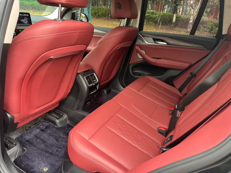 BMW X3 2023 xDrive30i Leading Type M Obsidian Night Suit interior photo 9 BMW X3 2023 xDrive30i Leading Type M Obsidian Night Suit interior photo 9