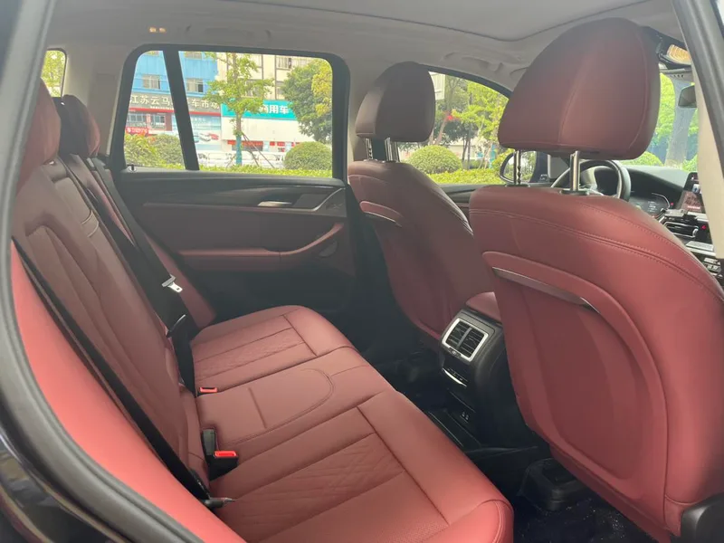 BMW X3 2023 xDrive30i Leading Type M Obsidian Night Suit interior photo 11 BMW X3 2023 xDrive30i Leading Type M Obsidian Night Suit interior photo 11