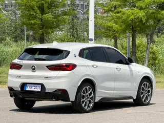 BMW X2 2021 Restyling sDrive25i Obsidian Night Edition interior photo 16 BMW X2 2021 Restyling sDrive25i Obsidian Night Edition interior photo 16