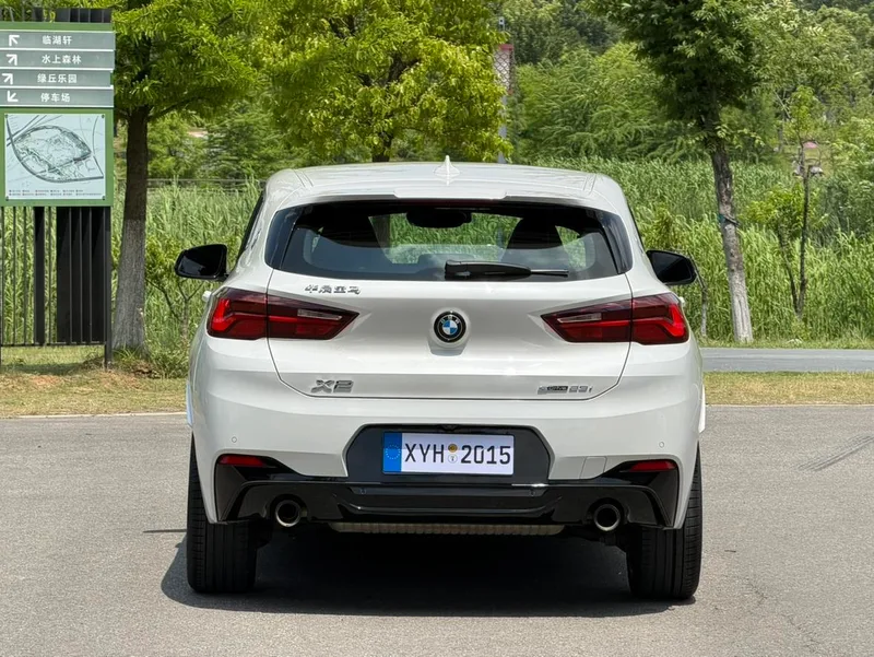 BMW X2 2021 Restyling sDrive25i Obsidian Night Edition interior photo 17 BMW X2 2021 Restyling sDrive25i Obsidian Night Edition interior photo 17