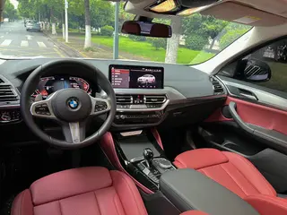 BMW X4 2022 xDrive 25i M Sports suit interior photo 11 BMW X4 2022 xDrive 25i M Sports suit interior photo 11