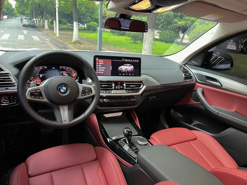 BMW X4 2022 xDrive 25i M Sports suit interior photo 11 BMW X4 2022 xDrive 25i M Sports suit interior photo 11