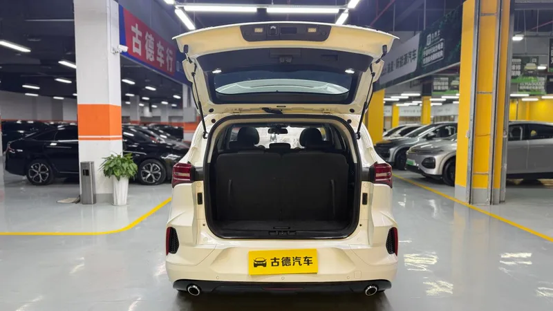 Jetour X70 2020 1.5T DCT Yue Hline Edition 7 seat interior photo 19 Jetour X70 2020 1.5T DCT Yue Hline Edition 7 seat interior photo 19