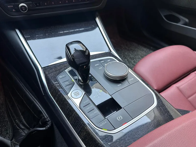 BMW 3 Series 2021 Restyling 325Li M Sports suit interior photo 14 BMW 3 Series 2021 Restyling 325Li M Sports suit interior photo 14