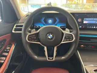 BMW 3 Series 2025 325Li M Ensemble de sport intérieur photo 9 BMW 3 Series 2025 325Li M Ensemble de sport intérieur photo 9