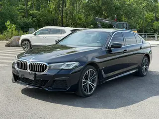 BMW 5 Series 2022 Restyling 530Li Leading Type M Sports suit exterior photo 1 BMW 5 Series 2022 Restyling 530Li Leading Type M Sports suit exterior photo 1