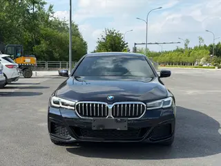 BMW 5 Series 2022 Restyling 530Li Leading Type M Sports suit exterior photo 2 BMW 5 Series 2022 Restyling 530Li Leading Type M Sports suit exterior photo 2