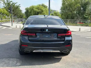 BMW 5 Series 2022 Restyling 530Li Leading Type M Sports suit interior photo 9 BMW 5 Series 2022 Restyling 530Li Leading Type M Sports suit interior photo 9