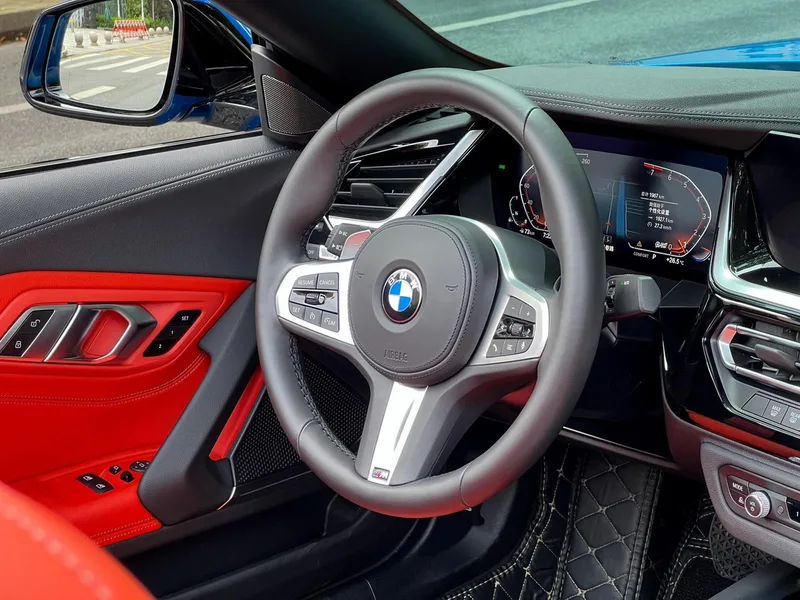 BMW Z4 2022 sDrive 25i M Sports suit interior photo 13 BMW Z4 2022 sDrive 25i M Sports suit interior photo 13